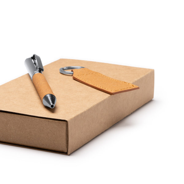 Set de bolígrafo y llavero de piel reciclada con | FEZ (HW1335)