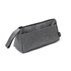 Estuche triangular realizado en 300D RPET con | YULIA (NE1535)