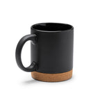 La taza de cerámica en acabado mate tiene una | NURIX (TZ1637)