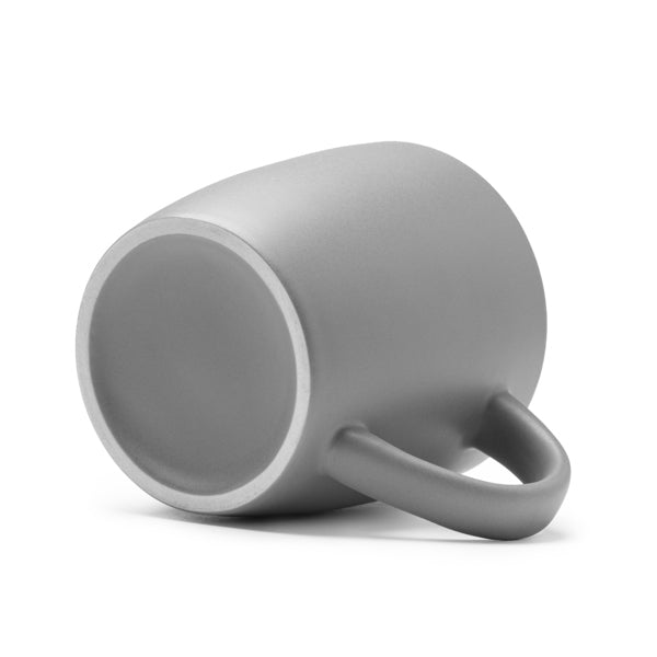 Taza elaborada en cerámica con diseño compacto y | AMIT (TZ1640)