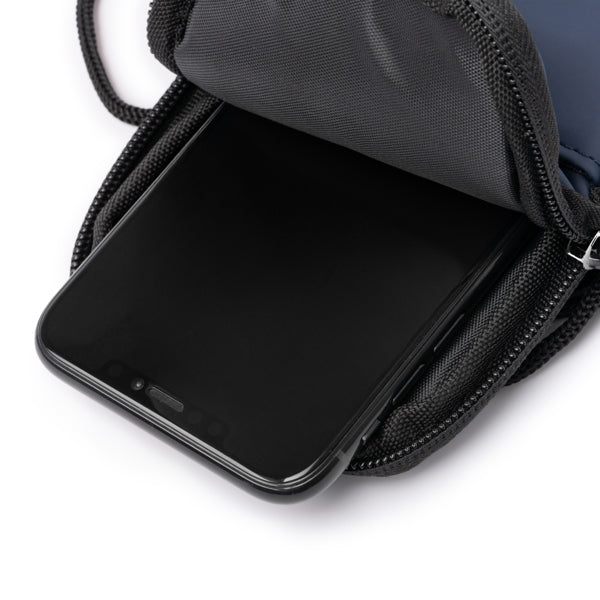 Portamóvil realizado en PU Leather | SEUL (TA1806)